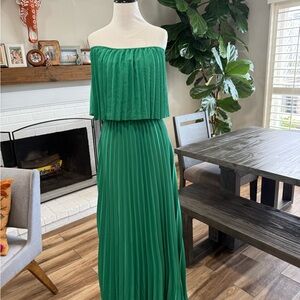 Elegant green Pleated Maxi Dress